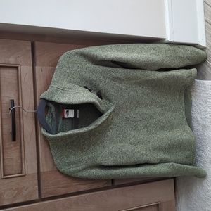 Woman's The Northface pullover